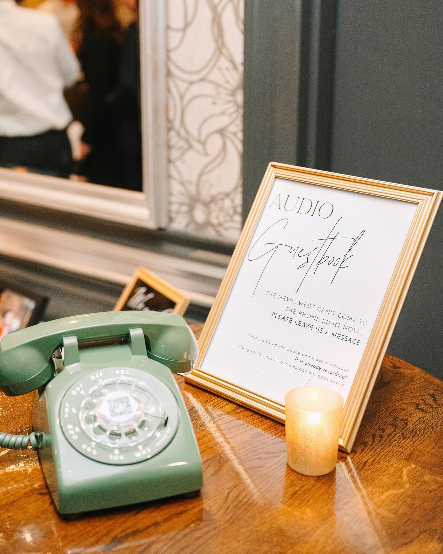 Telefonos vendégkönyv esküvőre zöld színben